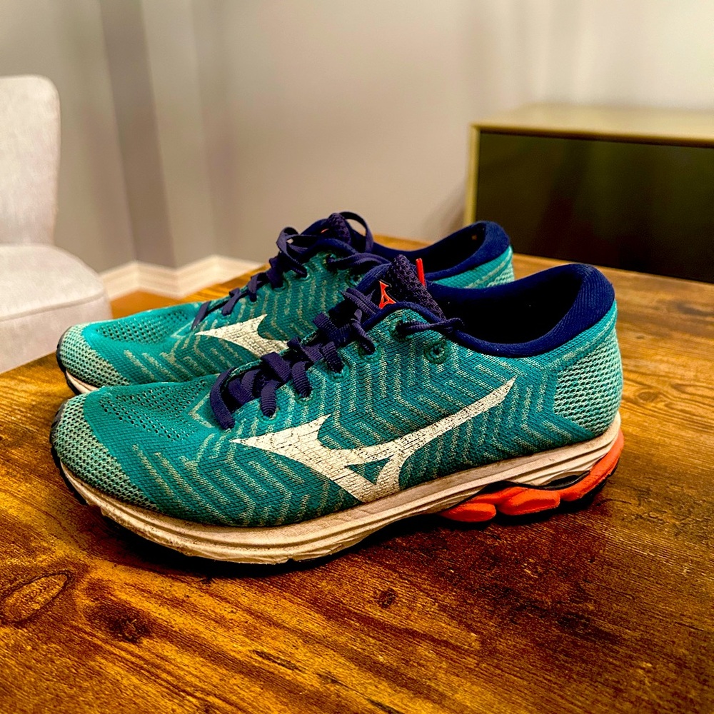 Mizuno Wave Riders (8.5)